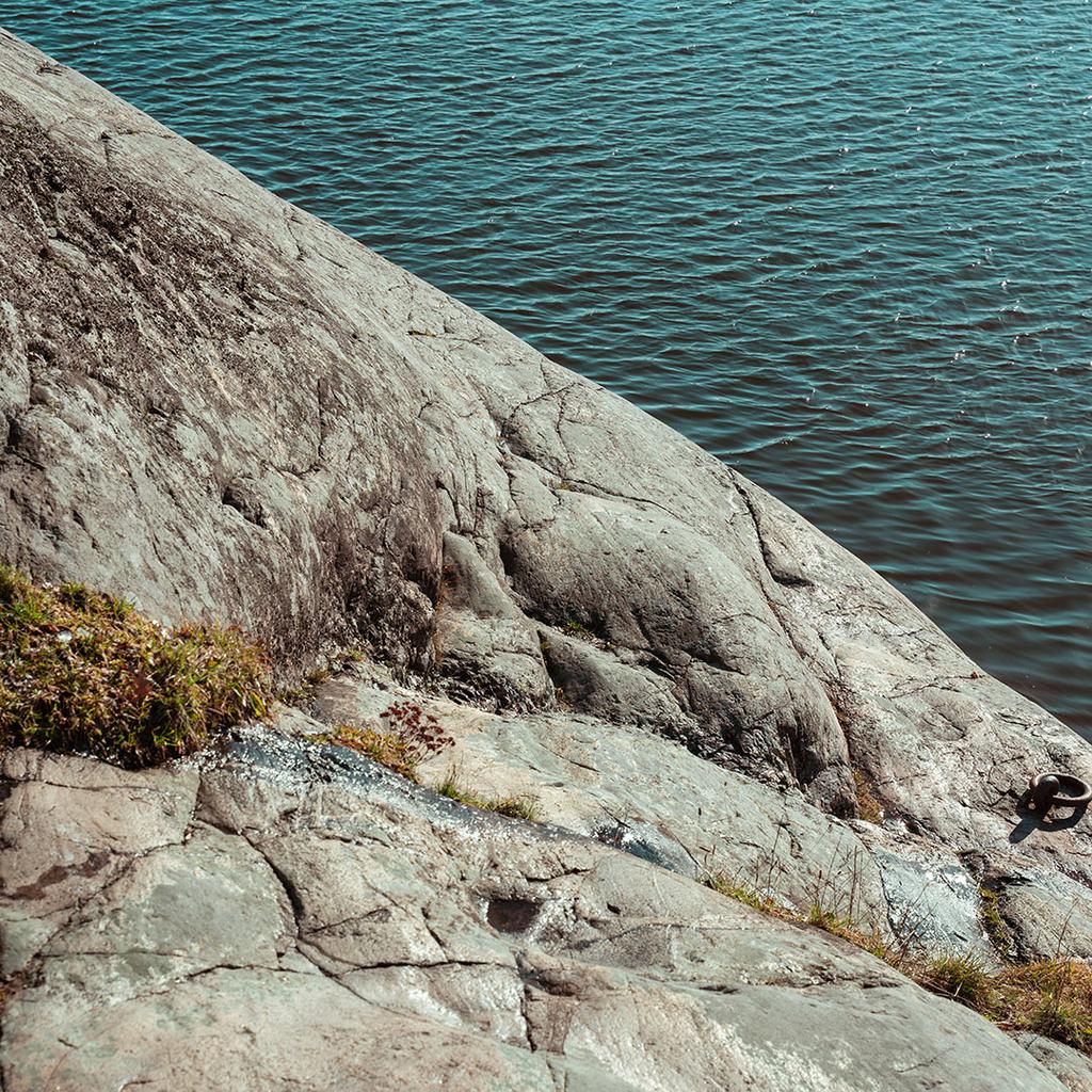 Vargclothes: Scandinavian Design & Sustainable Outdoor Wear